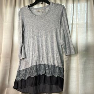 LOGO by Lori Goldstein Grey Lace Tiered Detail Long Sleeve Blouse